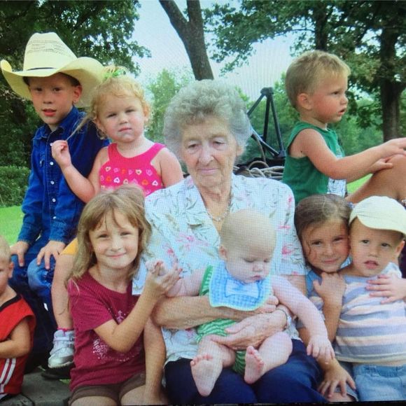 Meet your Posher, Amanda - Picture 1 of 1